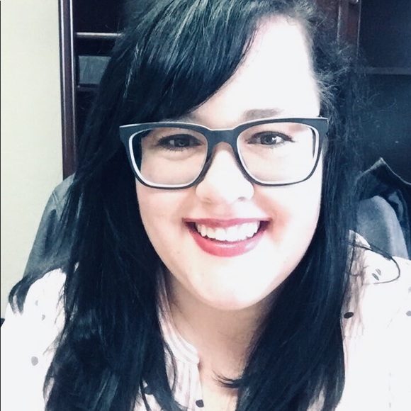 Meet your Posher, Nicholle - Picture 1 of 6